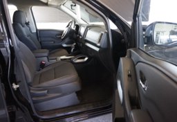 2022 Nissan Frontier - Image 38