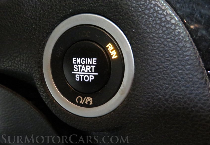 2017 Chrysler 300 - Image 38