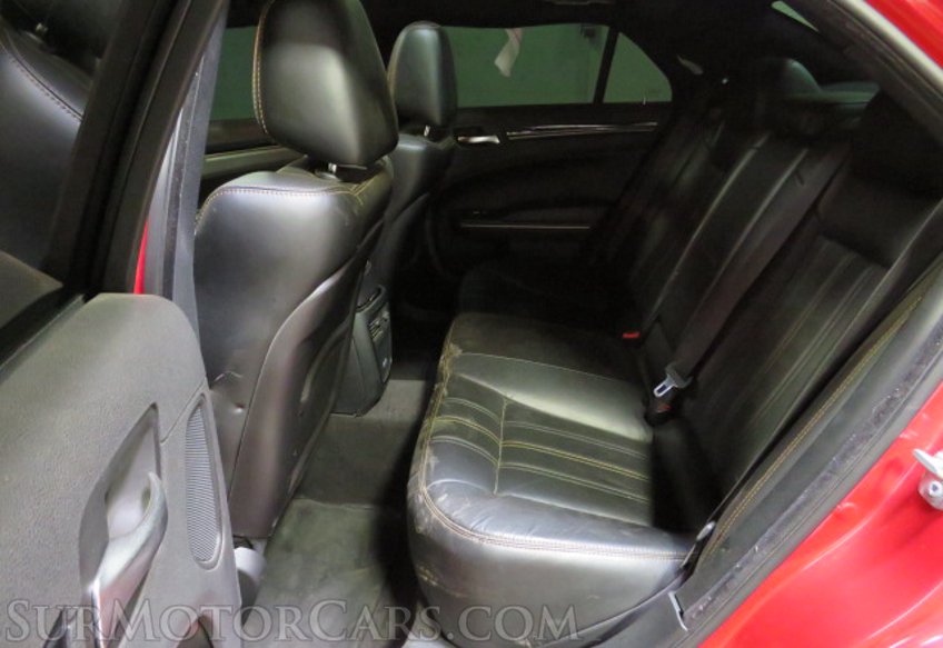 2017 Chrysler 300 - Image 29