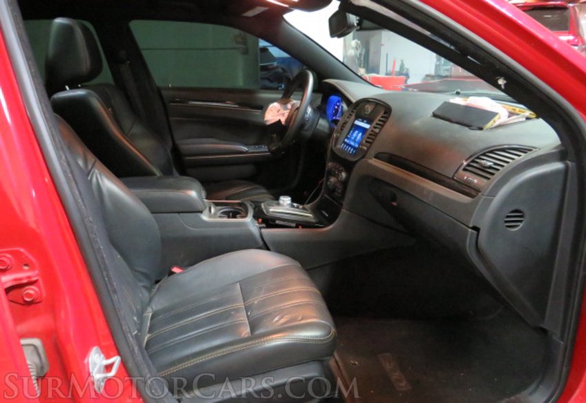 2017 Chrysler 300 - Image 33