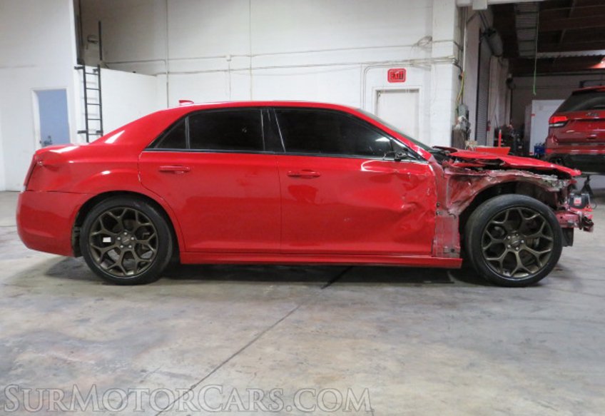 2017 Chrysler 300 - Image 8