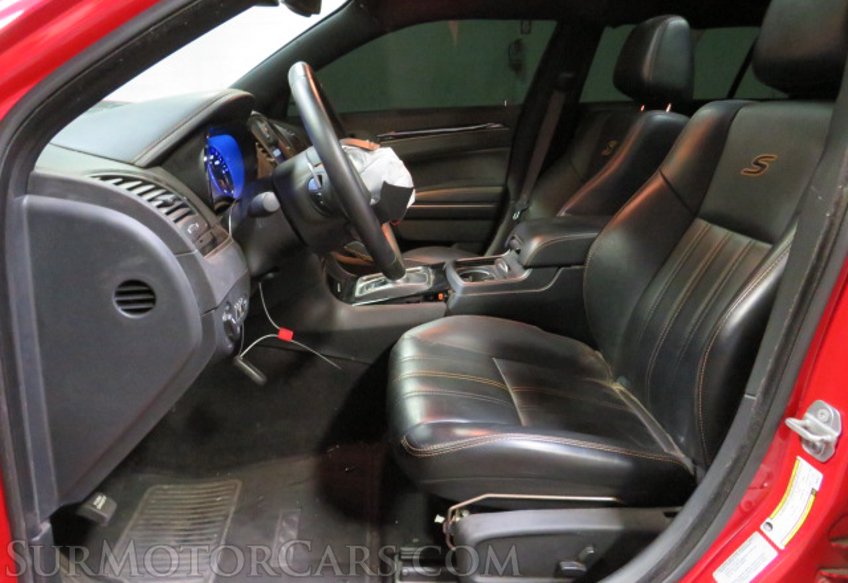 2017 Chrysler 300 - Image 25