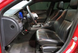 2017 Chrysler 300 - Image 25