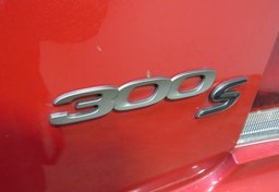 2017 Chrysler 300 - Image 40