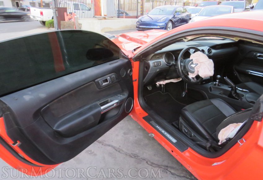 2016 Ford Mustang - Image 17