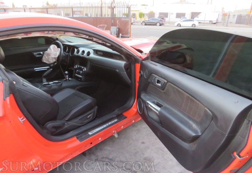 2016 Ford Mustang - Image 18