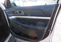 2016 Ford Explorer - Image 46