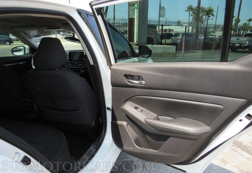 2019 Nissan Altima - Image 22