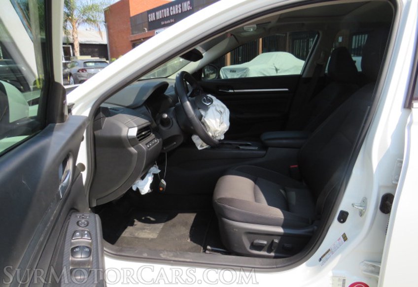 2019 Nissan Altima - Image 23