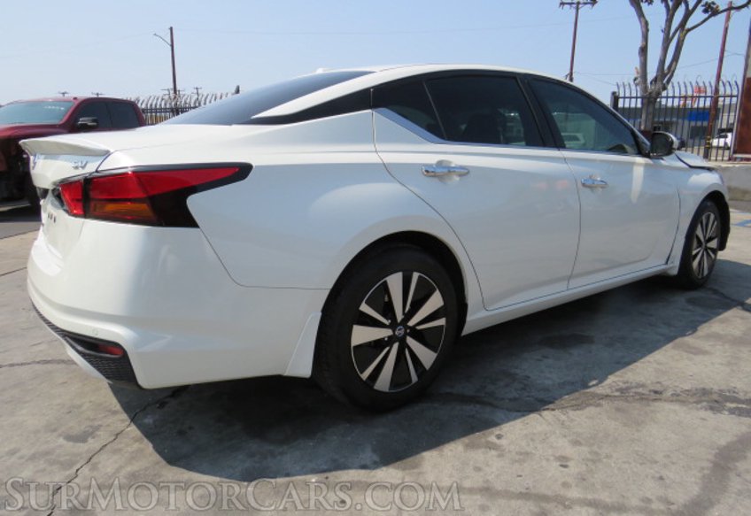 2019 Nissan Altima - Image 8