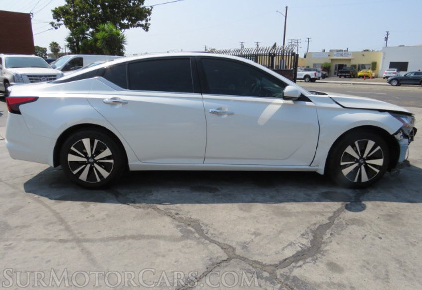 2019 Nissan Altima - Image 9