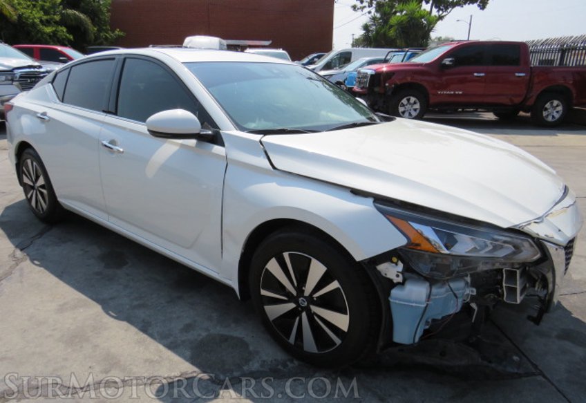 2019 Nissan Altima - Image 3