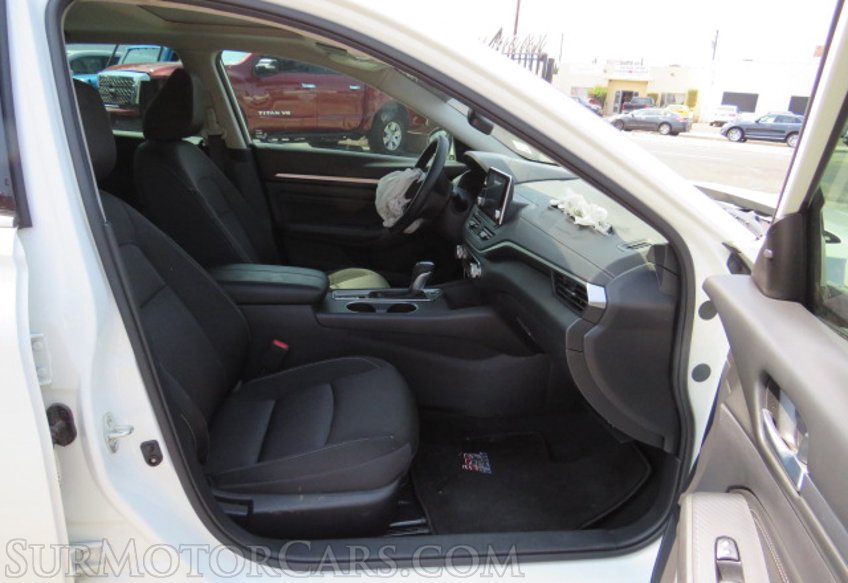 2019 Nissan Altima - Image 25