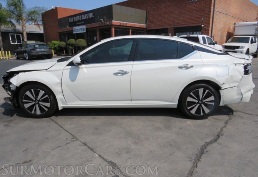 2019 Nissan Altima - Image 10