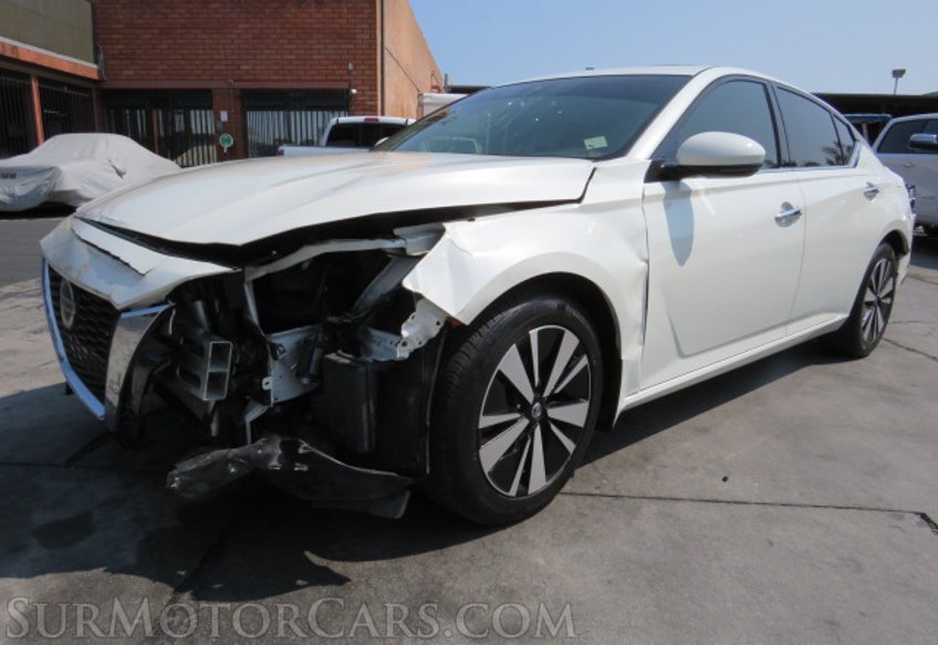 2019 Nissan Altima - Image 2