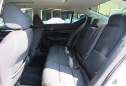 2019 Nissan Altima - Image 30