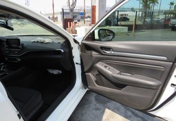 2019 Nissan Altima - Image 21