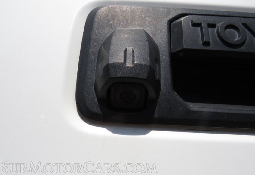 2018 Toyota Tacoma - Image 18