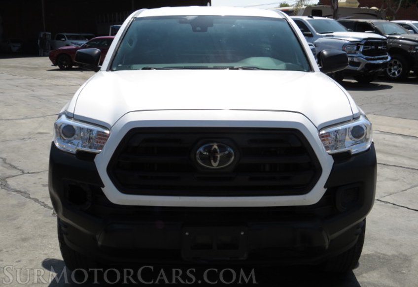 2018 Toyota Tacoma - Image 9