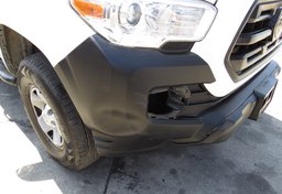 2018 Toyota Tacoma - Image 16