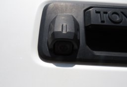 2018 Toyota Tacoma - Image 18