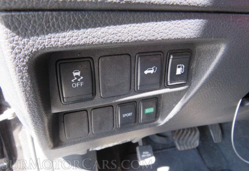 2018 Nissan Rogue - Image 40