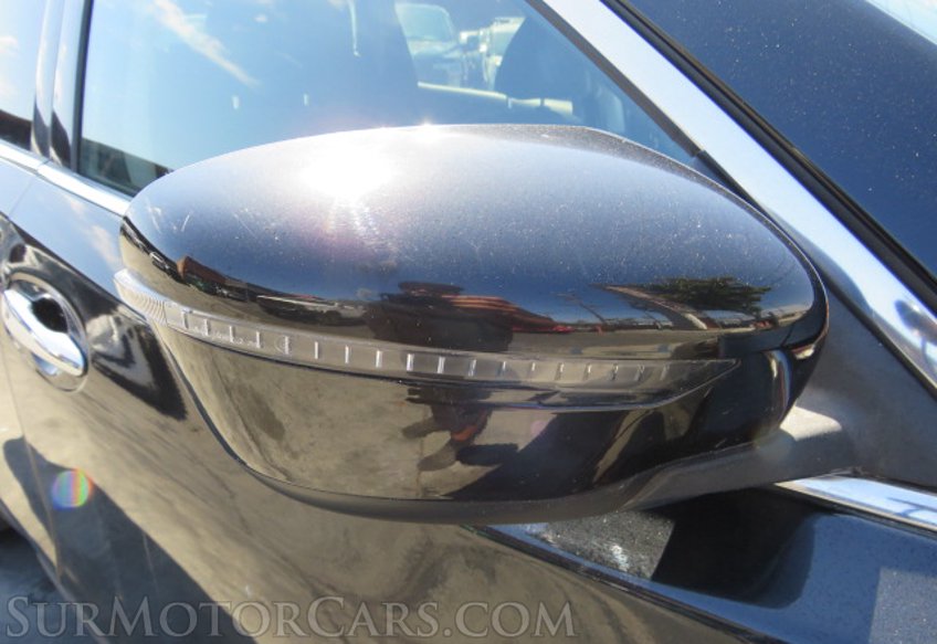 2018 Nissan Rogue - Image 16