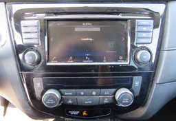 2018 Nissan Rogue - Image 35