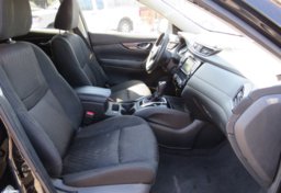 2018 Nissan Rogue - Image 25