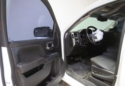 2018 Chevrolet Silverado 1500 - Image 32