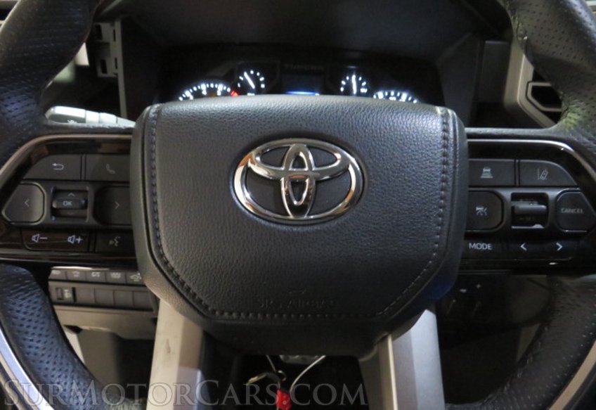 2022 Toyota Tundra - Image 30