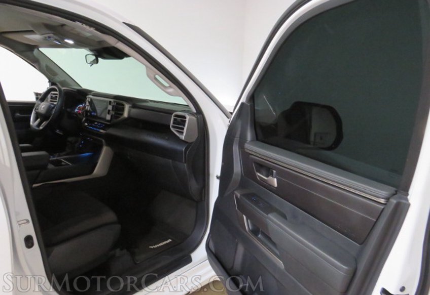 2022 Toyota Tundra - Image 19