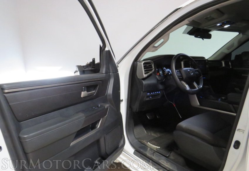 2022 Toyota Tundra - Image 18