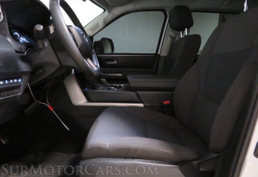 2022 Toyota Tundra - Image 25