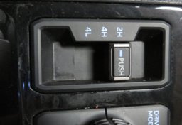 2022 Toyota Tundra - Image 36