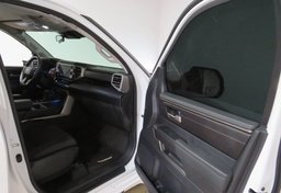 2022 Toyota Tundra - Image 19