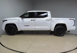 2022 Toyota Tundra - Image 6