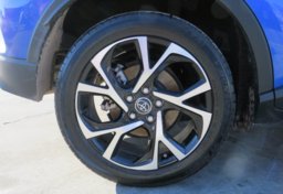 2019 Toyota C-HR - Image 11