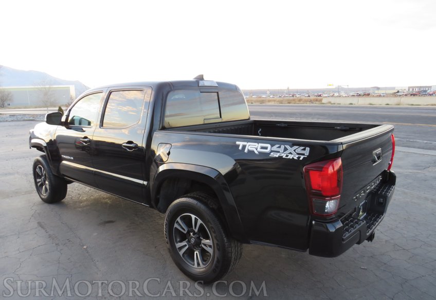 2019 Toyota Tacoma 4WD - Image 5