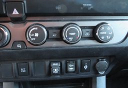 2019 Toyota Tacoma 4WD - Image 39