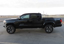 2019 Toyota Tacoma 4WD - Image 10