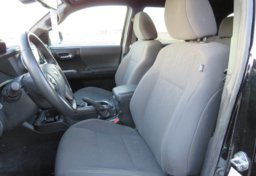 2019 Toyota Tacoma 4WD - Image 31