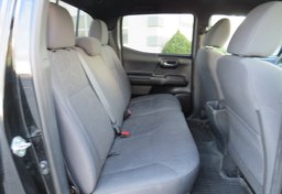 2019 Toyota Tacoma 4WD - Image 33