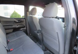 2019 Toyota Tacoma 4WD - Image 32