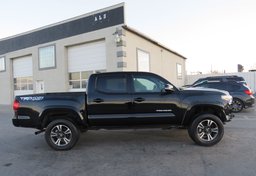 2019 Toyota Tacoma 4WD - Image 9