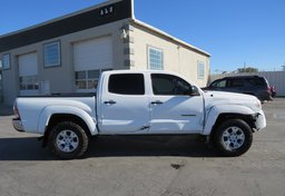2012 Toyota Tacoma - Image 12
