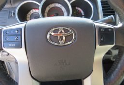2012 Toyota Tacoma - Image 32