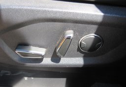 2015 Ford Edge - Image 40