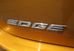 2015 Ford Edge - Image 19