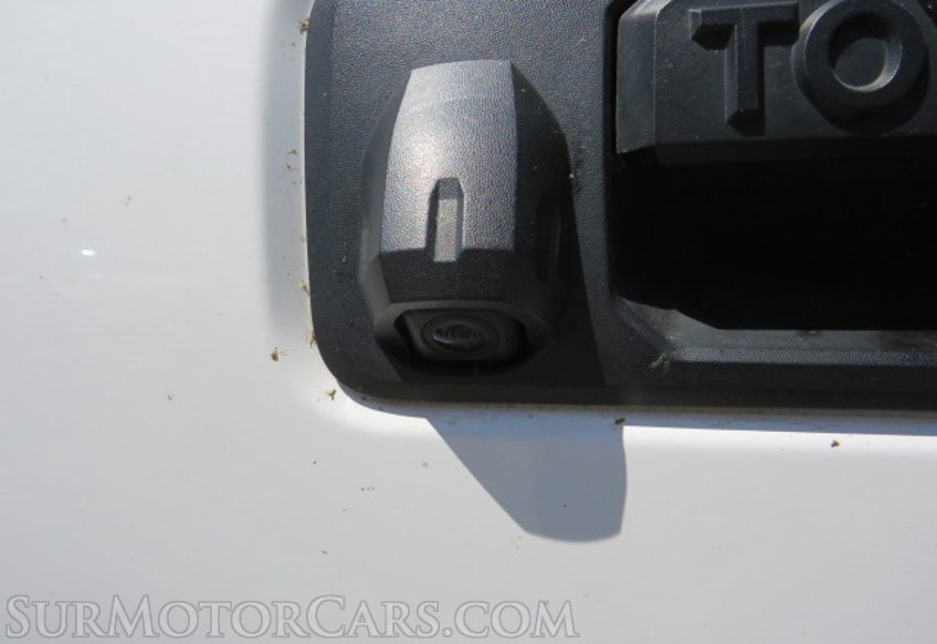 2020 Toyota Tacoma 4WD - Image 15